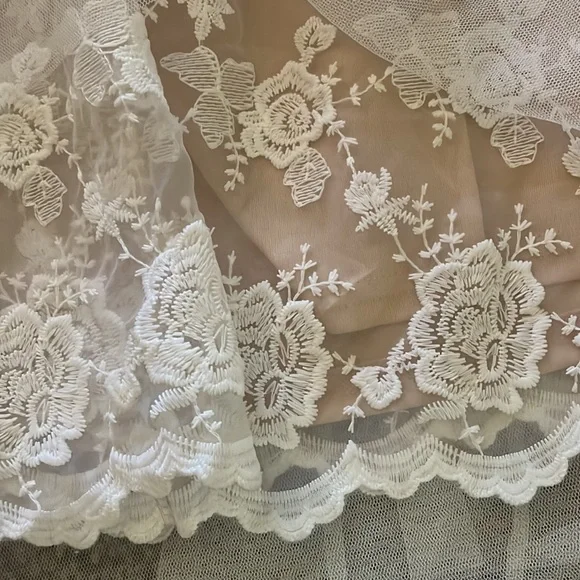 NWT Lulu’s Wedding Dress - Picture 8 of 9